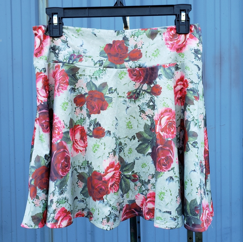 Kivenst High Fashion Skater Skirt Pink and Red Roses